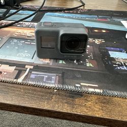 Go Pro Hero 5 With Accessories 