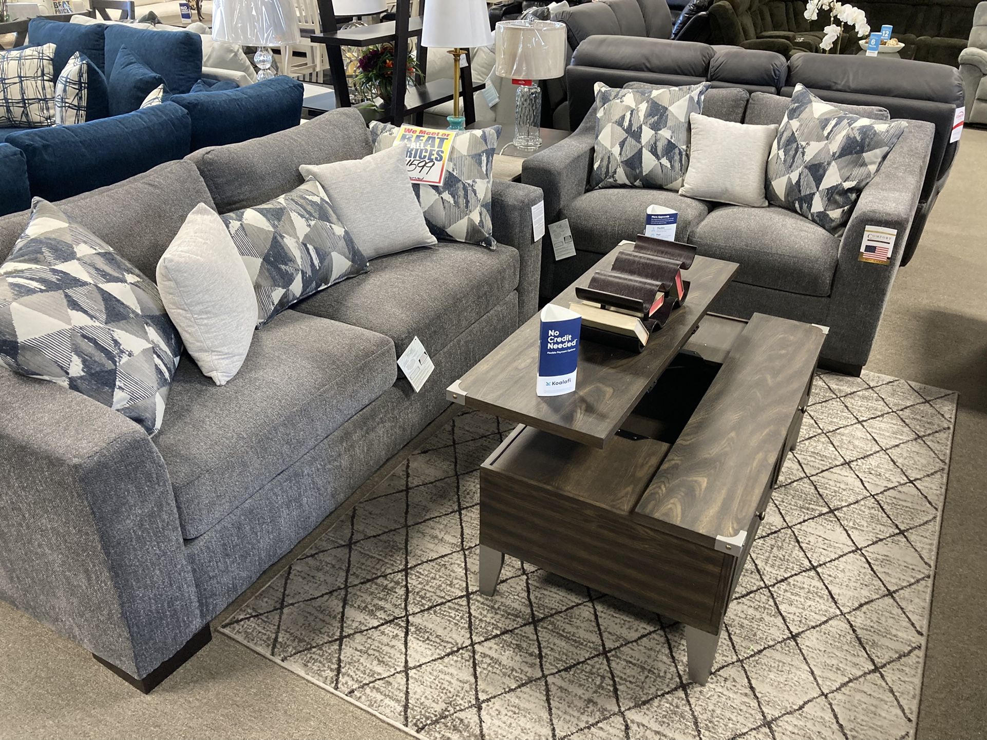 Gorgeous Sofa &Loveseat ✨🖤 Easy Financing Available ✨✅