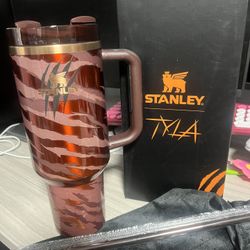 $45 Stanley New In Box 40oz 