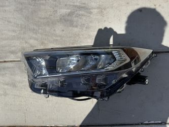 2019 Toyota RAV4 Driver Side OEM Headlight Assembly – Excellent Condition