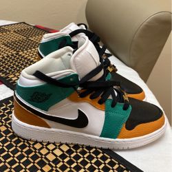 Nike Air Jordan  1 Mid Limited Edition 