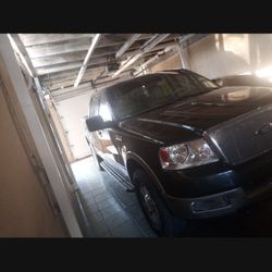 2004 Ford F-150 Lariat