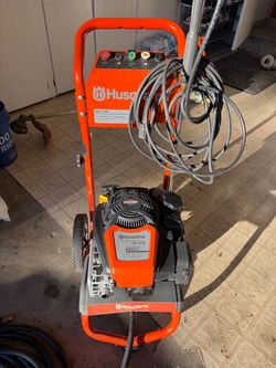 Husqvarna PW 3100 Gas Pressure Washer