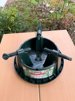 Cinco Advantage Christmas Tree Stand (For Real Trees Up to 6 FT)