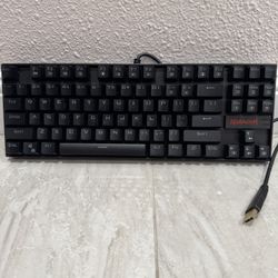 Redragon Key Bored & a Gaming Mat