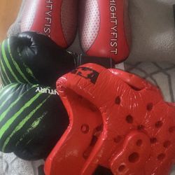 Youth Boxing Gloves 6 Oz Head Gear