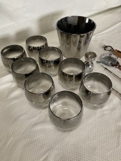 Vintage Dorthy Thorpe Bar Set