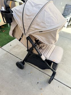 Zoe Tour V2 Stroller with Seat liner, Bumper Bar and Snack Tray 