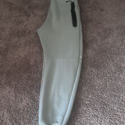 Nike Tech Sweats 