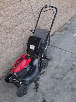 HONDA  GAS LAWN MOWER SELF-PROPELLED USED