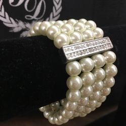 Premier Designs Pearl Bracelet