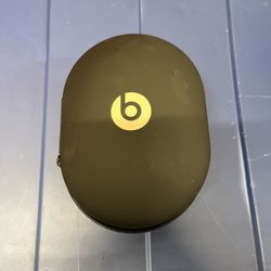 Black Hard Case Carrying Bag For BEATS STUDIO 3 Headphones with Hook. Case Only.