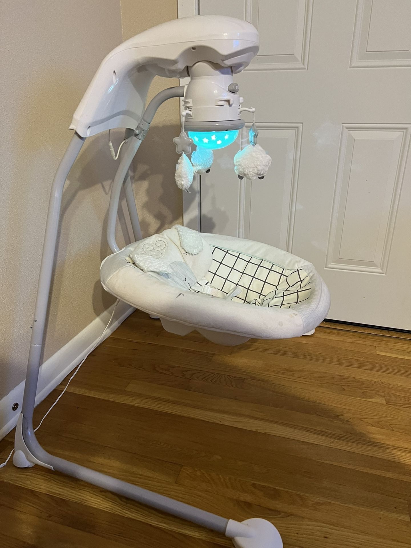 Fisher Price Sweet Little Lamb Baby Swing