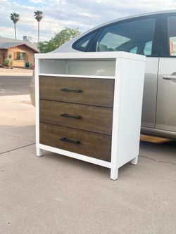 Nice Wooden 3 Drawer Chest Dresser TV Stand w/ Media Storage Cubby