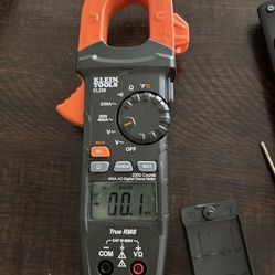 Klein Tools 400 Amp Digital Clamp Meter, AC Auto-Ranging with Temp