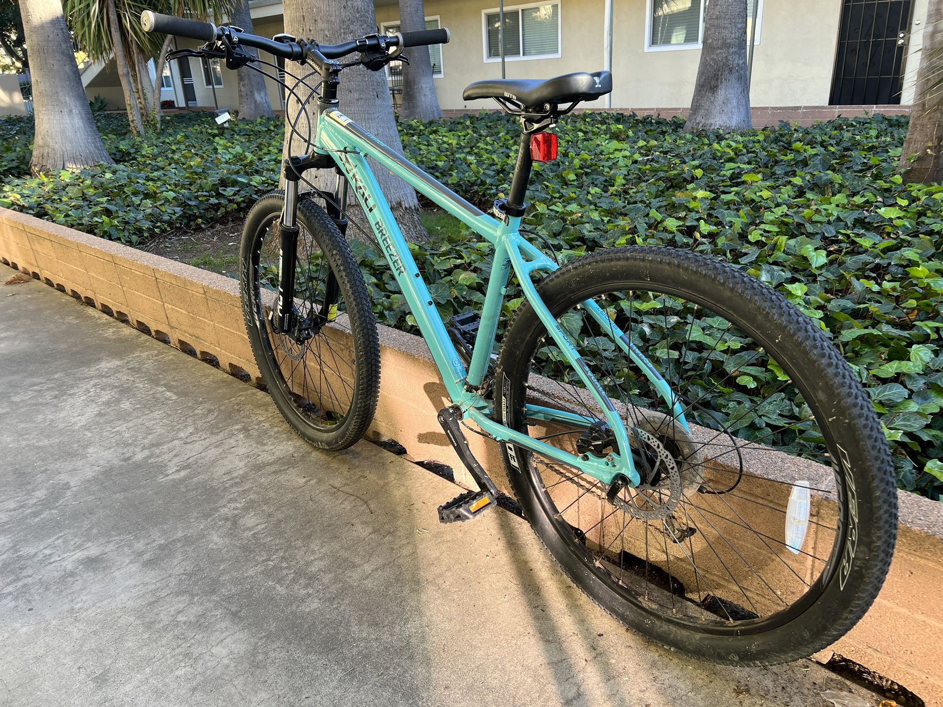 Breezer squall bike hotsell