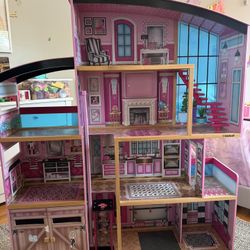 Doll House 