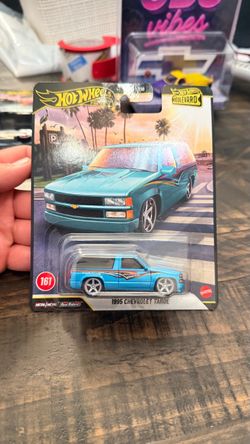 Hot Wheels Premium Boulevard 1995 Chevrolet Tahoe