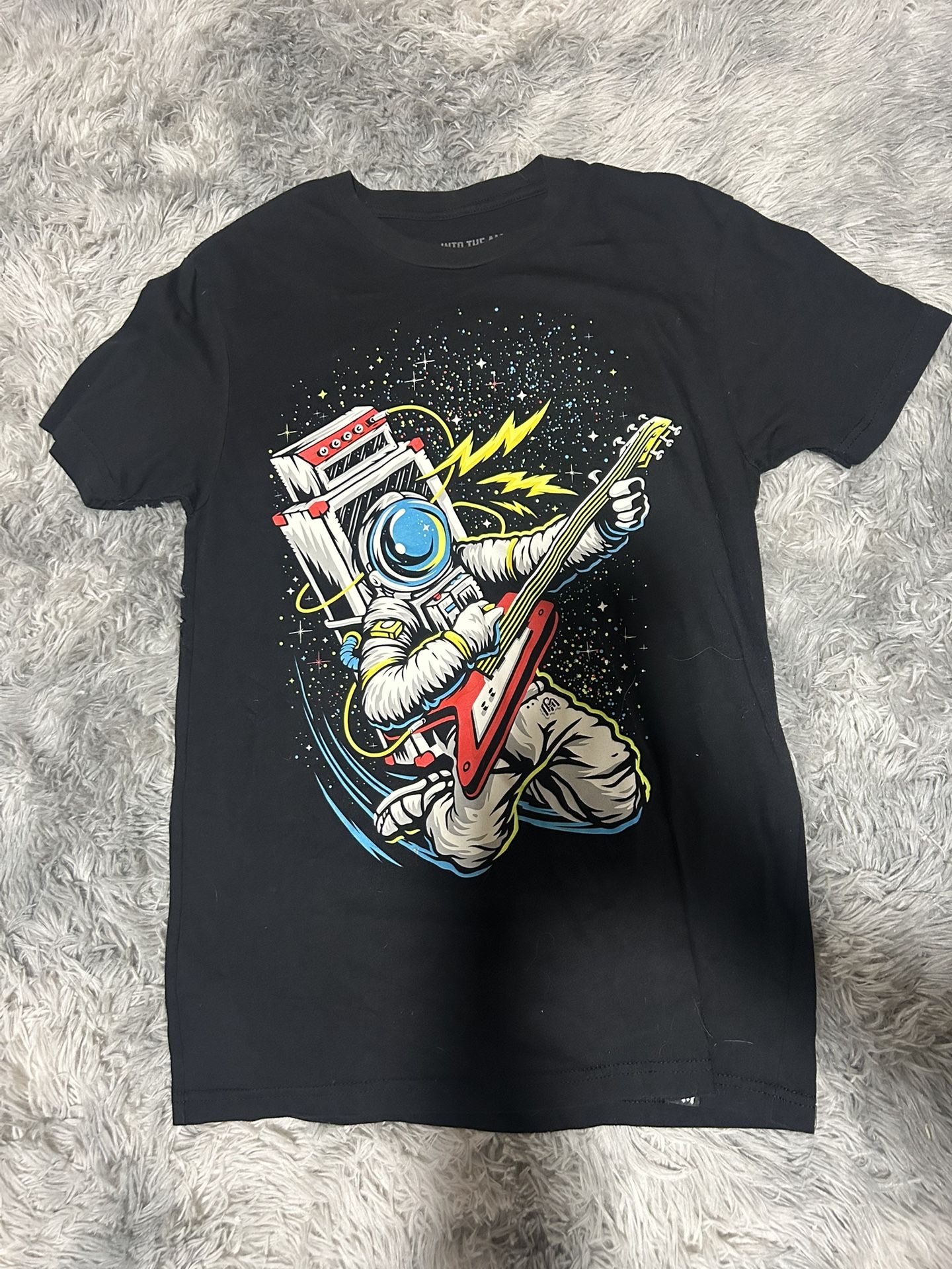 into the am black astronaut tee!