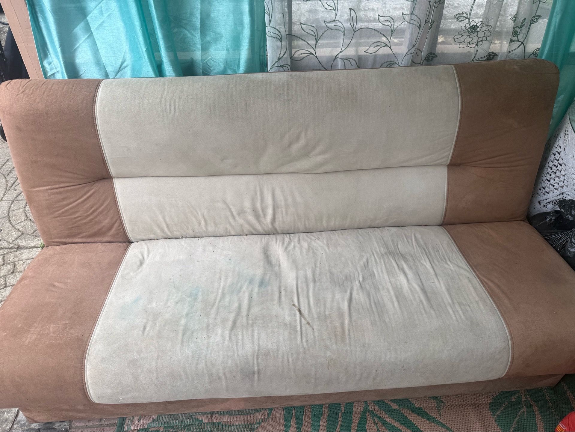 Free couch !!!