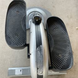 💪🏽 Mini Elliptical Stepper – Compact Exercise Machine – $25