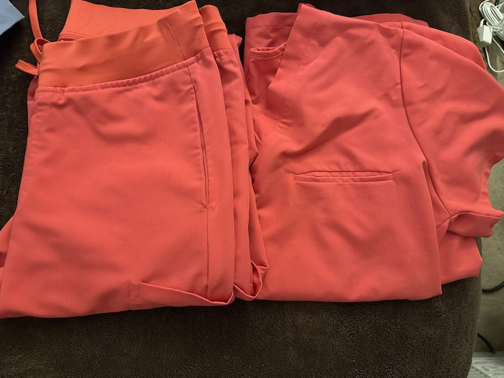 Figs/Jaanuu/Mandala  Scrubs