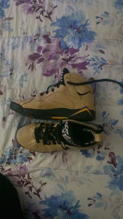Womans Retro Jordans Size (UK) 6