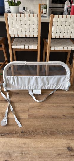 Munchkin bed rail