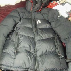 Eddie Bauer First Ascent Men's Medium Black Winter Coat 