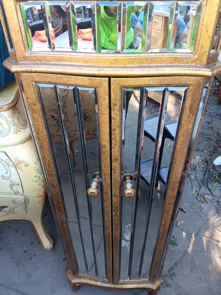 Beautiful Mirror Covered Jewelry Box