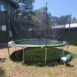 Trampoline 