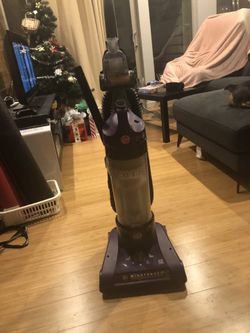 Hoover wind tunnel vacuum