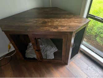 Corner table dog crate