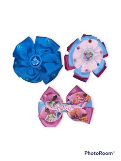 $6 Each Hair Bow / Disney Princess / Hablamos Español 