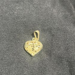 3g Solid 10k Gold Filigree Heart Pendant