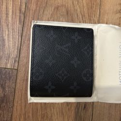 Luis Vuitton Black Flower Wallet