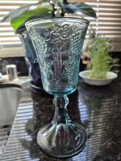 LAST SUPPER & CROSS Blue Frosted Footed Stem Glass Goblet Indiana Tiara Wine