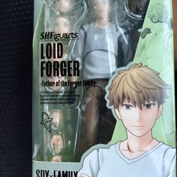SH Figuarts Loid Forger