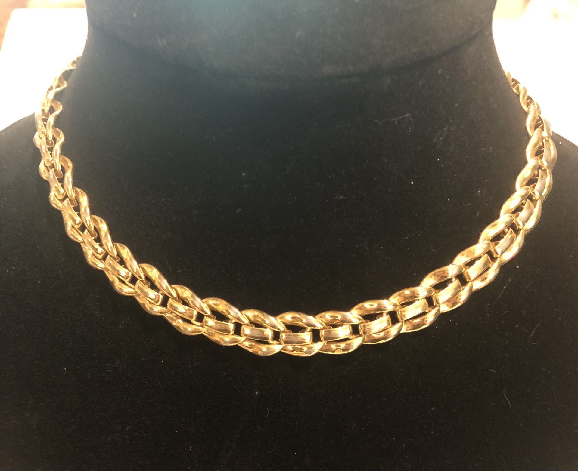 Vintage gold tone choker toggle