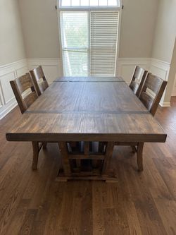 Dinning Room Table + 4 Chairs