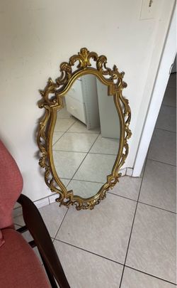 VINTAGE MIRROR