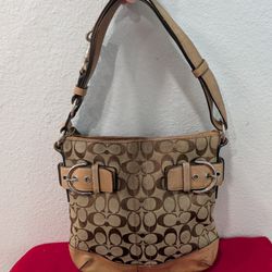 Vintage Authentic Coach Signature Canvas& Leather Shoulder Bag Medium size 
