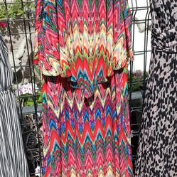 WOMEN'S SIZE 10 COLORFUL MAXI DRESS WITH GOLD CHAIN STRAPS