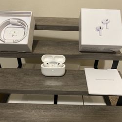 AIRPODS PRO (2nd generation) With MAGsafe Charging Case
