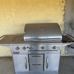 Kirkland Signature Propane Grill BBQ 