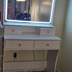 Vanity Desk with LED Lighted Mirror & Power Outlet & 4 Drawers, Makeup Table Set