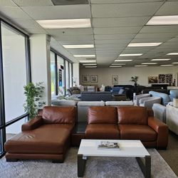 Leather Sectional with chaise - Darrium 