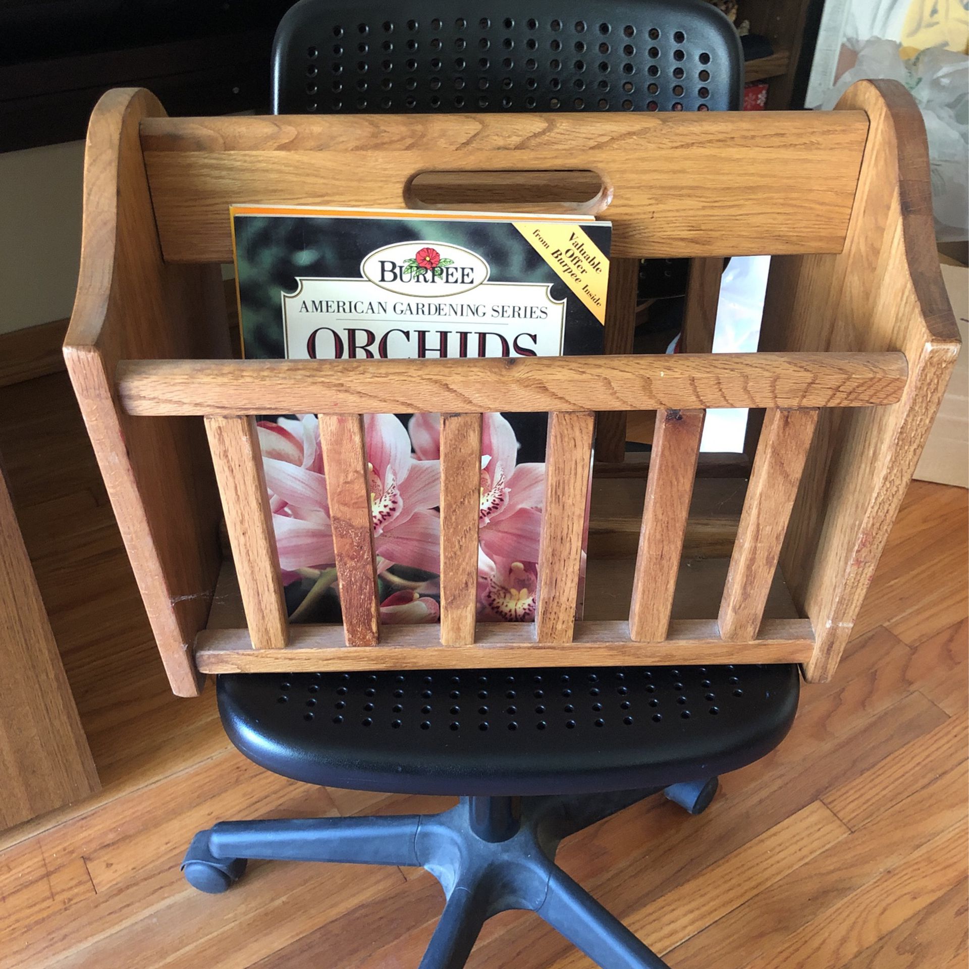 Magazine Rack , REAL SOLID WOOD, HIGH QUALITY 