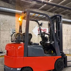 TOYOTA M7 forklift for sale EXCELLENT condition 