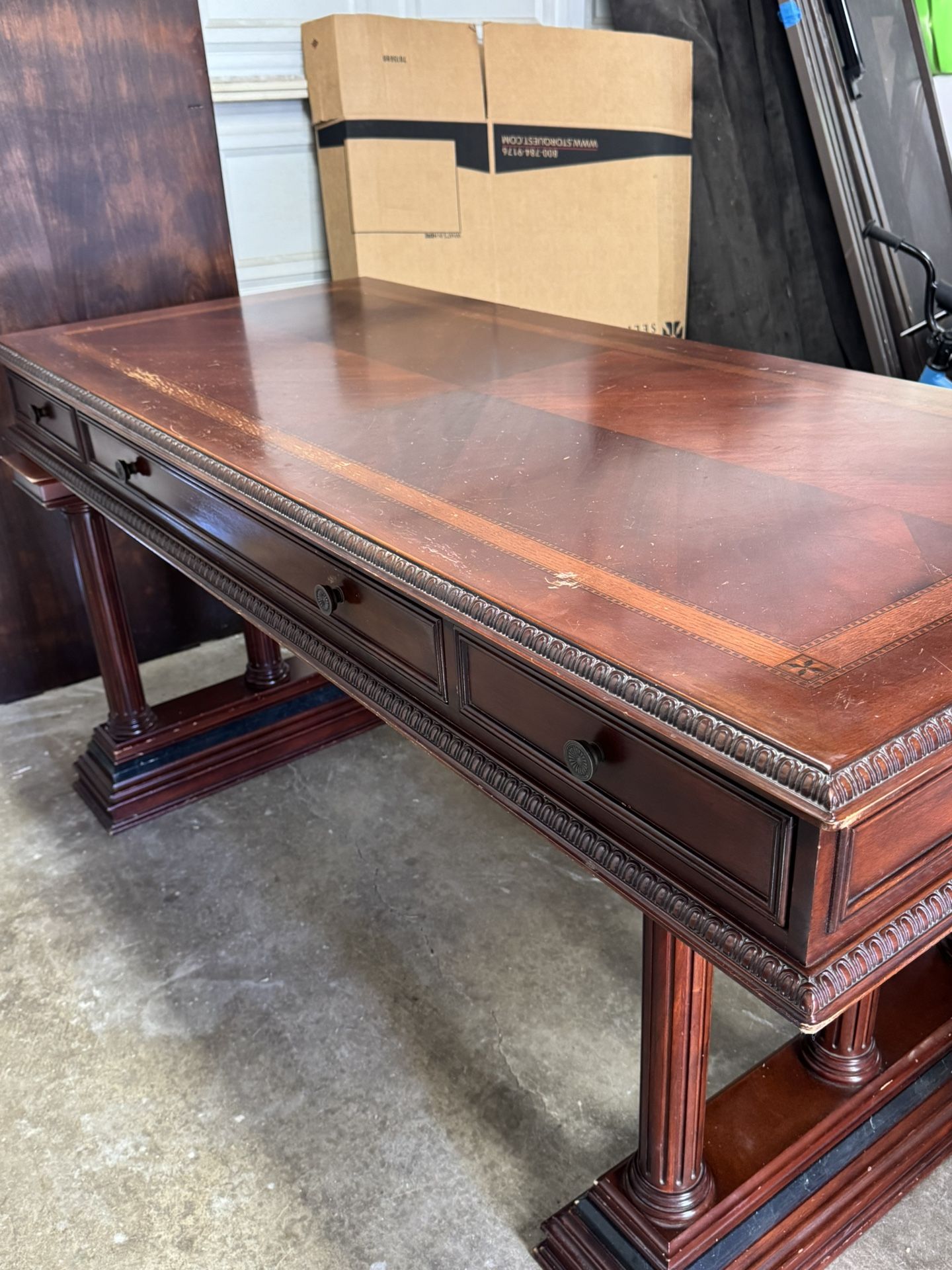 Bombay office desk